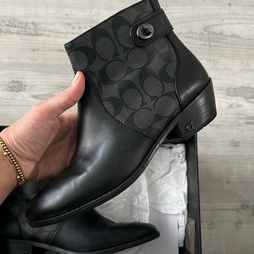 Coach Fall/Winter booties! 🍂❄️🍃 - Picture 2 of 10